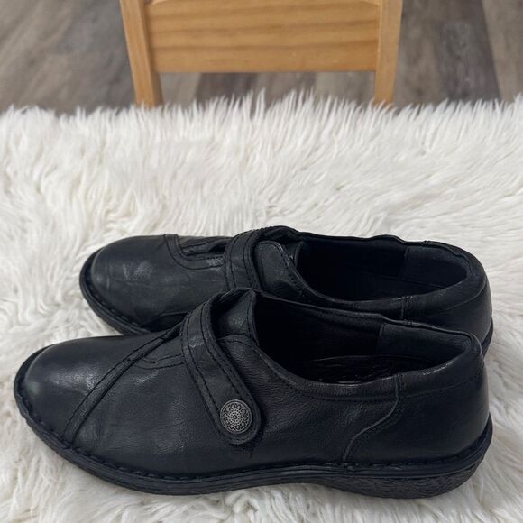 Spring Step Black Leather Moccasins - Picture 2 of 10